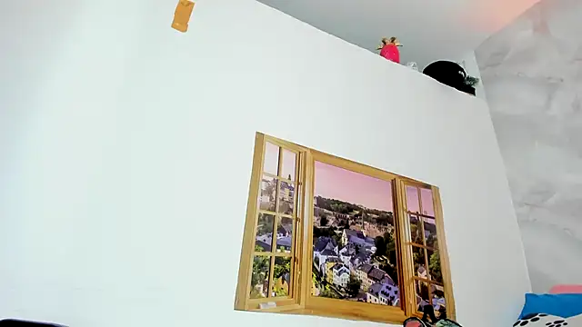 EllyBloom webcam
