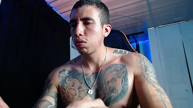 Adam_Hudsond webcam
