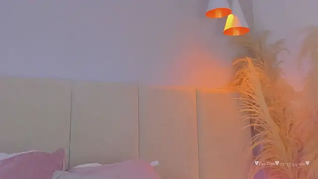 aprilebony_ webcam