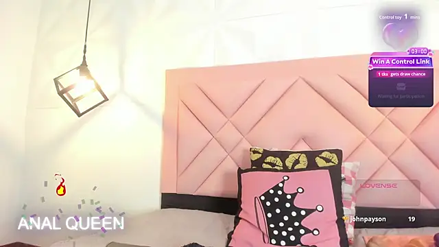 Caroline_daring