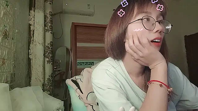 Lili_666 webcam