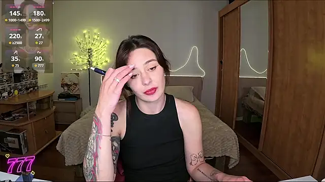CamomileLil webcam