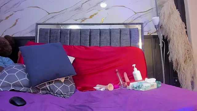 MILF_AURORA webcam