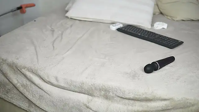 AprilHadid webcam