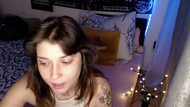 AlienforTwenty webcam