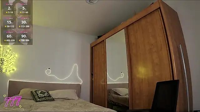 CamomileLil webcam