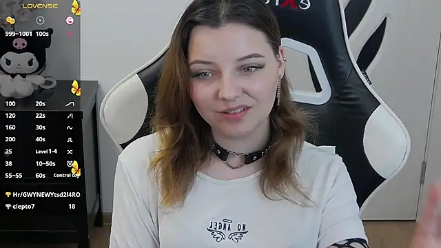 pretty_little_thing webcam