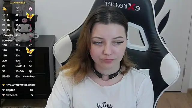 pretty_little_thing - Pretty_little_thing's free webcam - UK Sex Cams