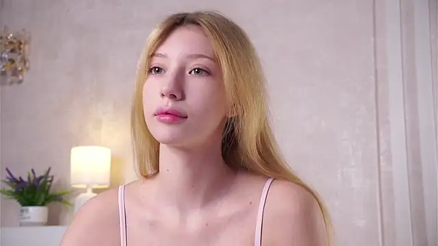 sunnivacovil (F teen) - 💕Tease my booty close up💕