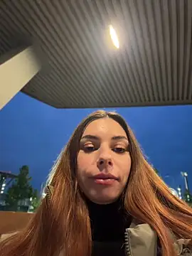 amelie_crosby (F young) - flash my titties >_<