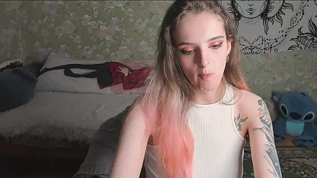 Cutie_Adelia webcam