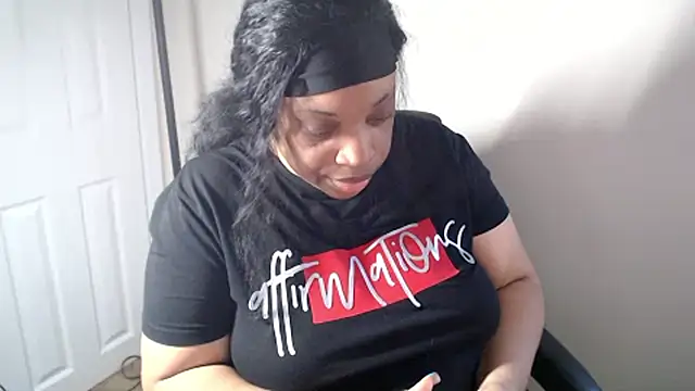 Sexymona1218 webcam