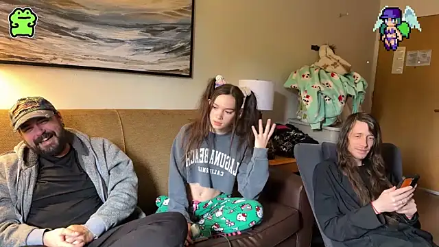 Emili - Couple webcam sex chat