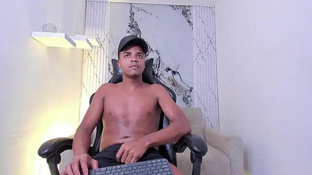 TaylorClay_ webcam