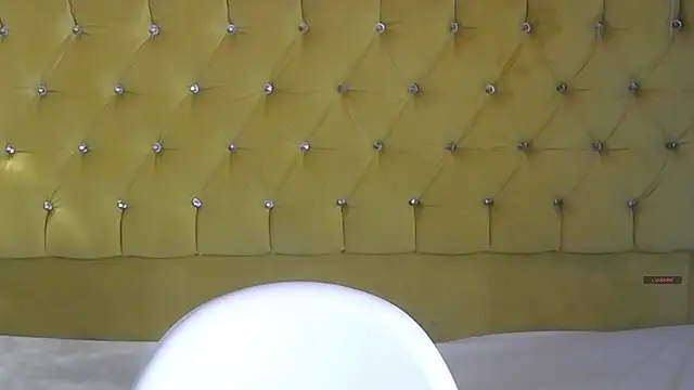 LilySweet__ webcam