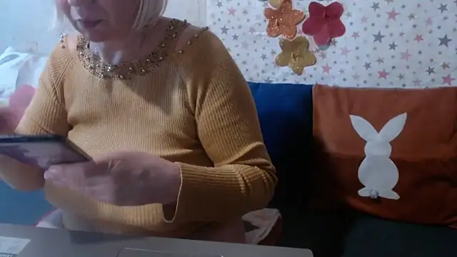 QueenLana webcam