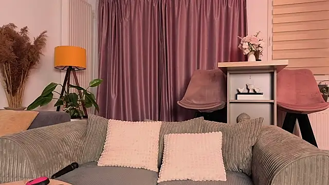 MayaCroft webcam