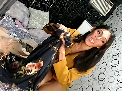 GORGEOUS_CARMEE webcam