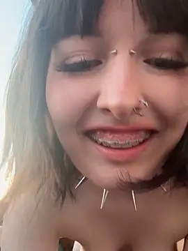 virusDoll webcam