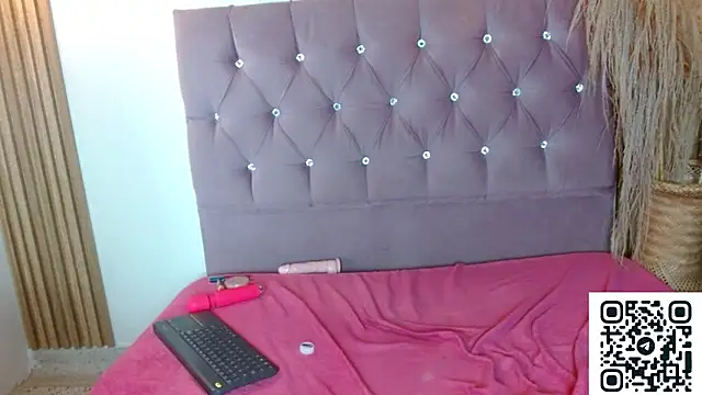 jade_roush webcam