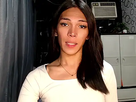 GORGEOUS_CARMEE webcam