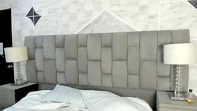 ZarinaWynne webcam