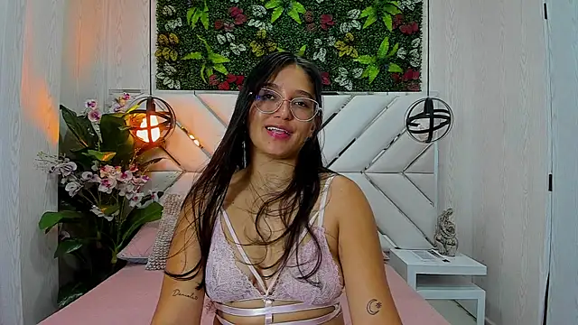 Janett_Moore webcam