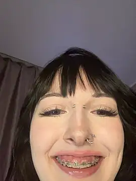 virusDoll webcam