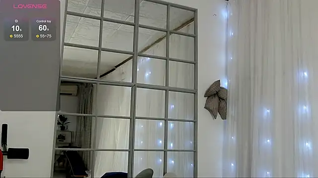 SarahRaynex webcam