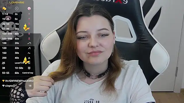 pretty_little_thing webcam