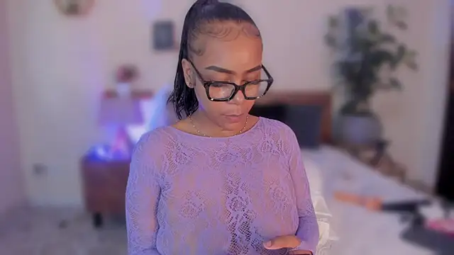 YariRose webcam
