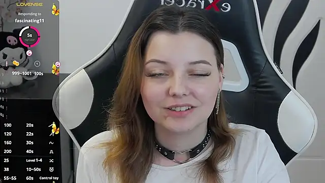pretty_little_thing webcam