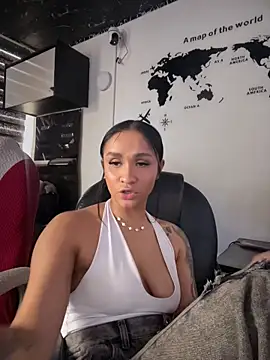 Isabella-Teen live cam