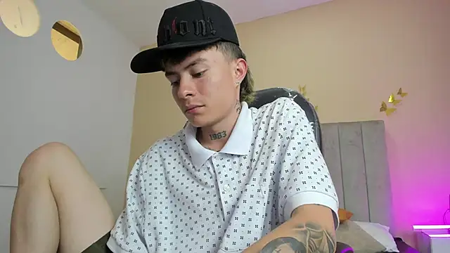Nascary_Fox webcam