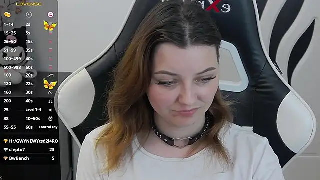 pretty_little_thing webcam