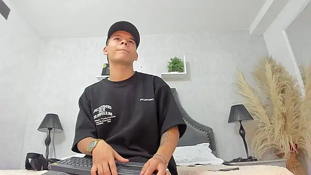 DylanRoyce_ webcam