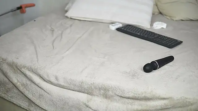 AprilHadid webcam