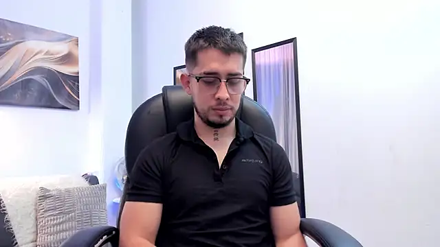 Tommas_Jhonson webcam