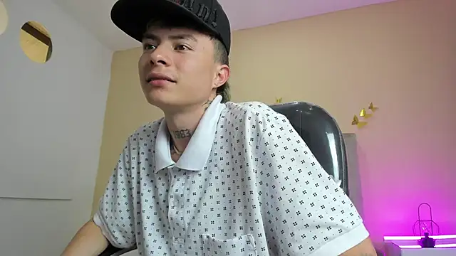 Nascary_Fox webcam