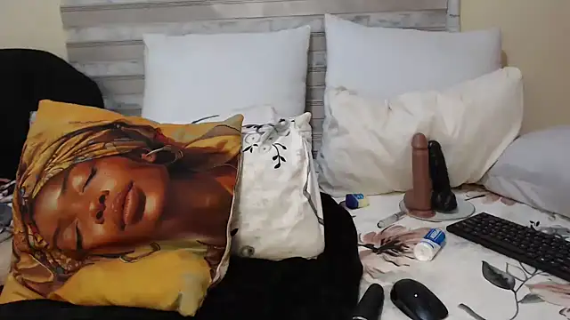 Foxybrownxx1 webcam