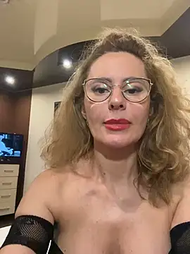 Tania201243 Live Webcam on Stripchat
