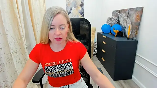 CharlotteKerti webcam