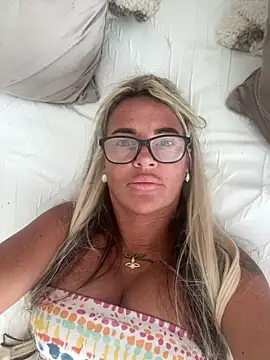 hotmilf66 webcam