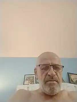 alleinzuhause (M grandpa) - Moving  / living on a boat