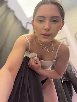 anitafly (F teen) - I pinch my nipples