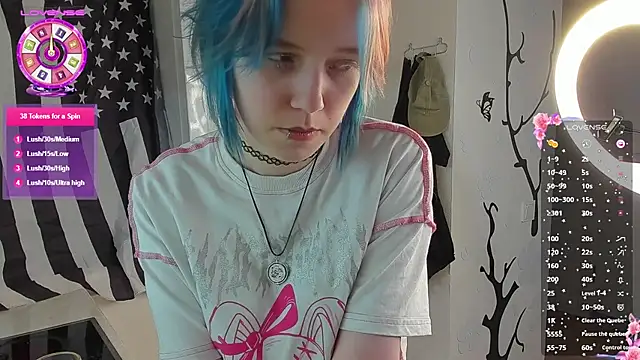 irtanal (F teen) - squeeze boobs close to the camera💞