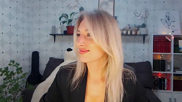 MillaXQueen webcam