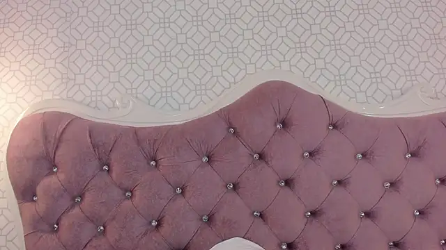 LilyRoxi webcam