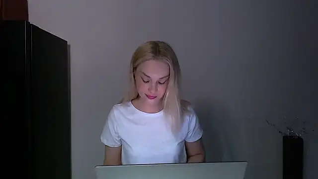 Lia_noo_regrets webcam