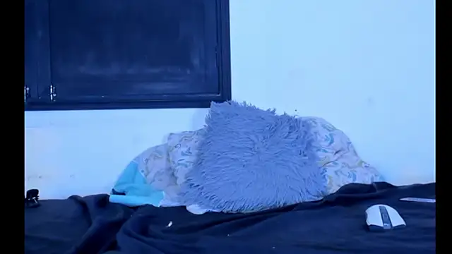 Kora_Red69 webcam